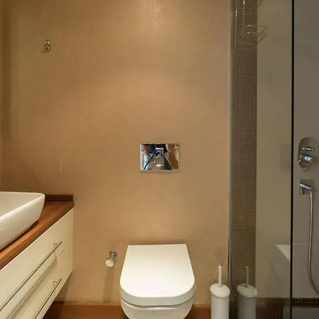 Mira Oezel Havuzlu 3+1 Torba/bodrum *