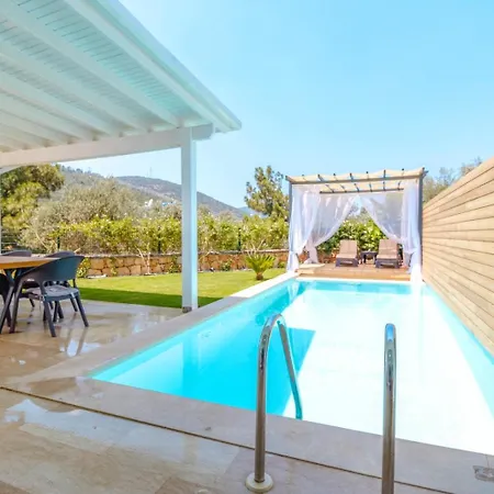 Hotel Mira Oezel Havuzlu 3+1 Torba/bodrum *