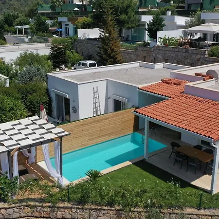 Mira Oezel Havuzlu 3+1 Torba/bodrum *