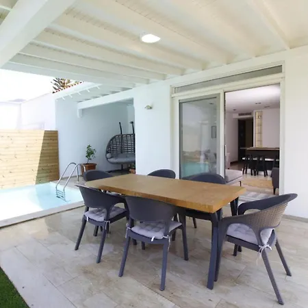 Отель Mira Oezel Havuzlu 3+1 Torba/bodrum